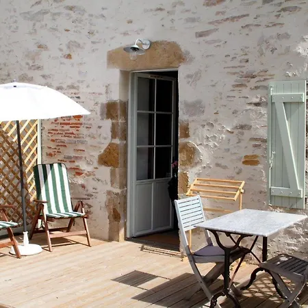 Et équipé Avec Terrasse, Proche De La à Talmont-saint-hilaire - Fr-1-426-328 Casa rural